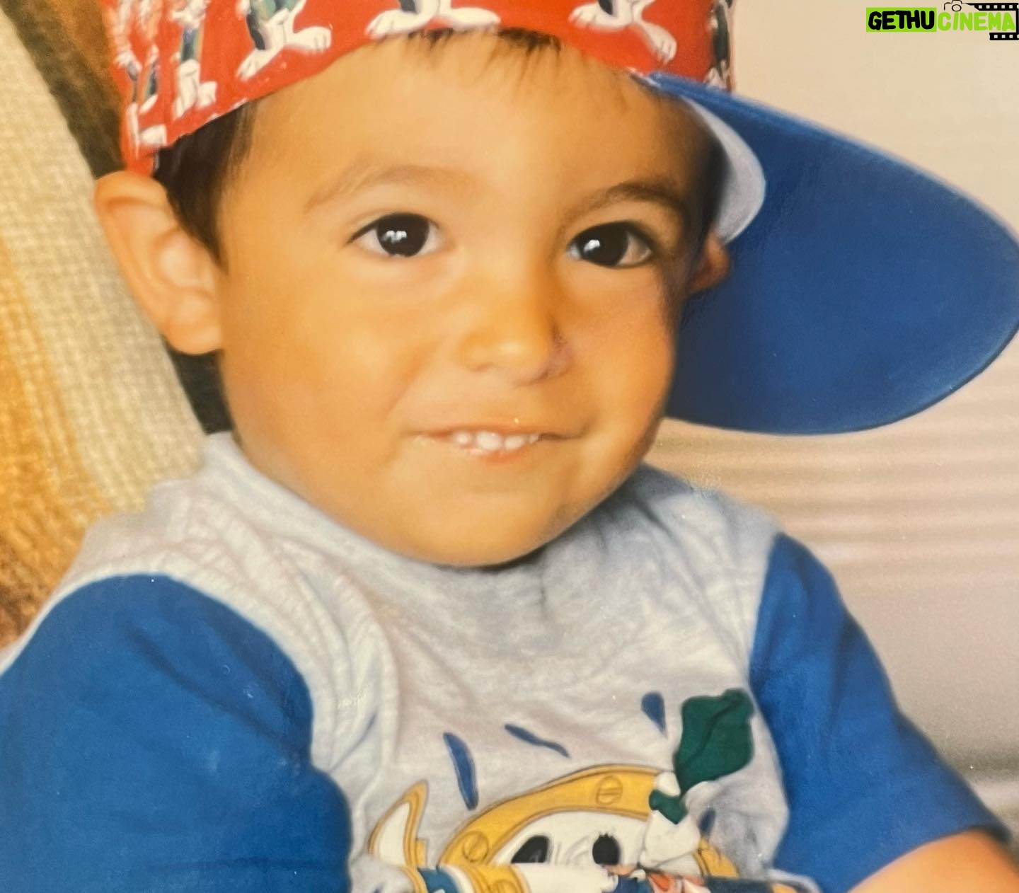 Iliana Calabró Instagram - Hace 30 años llegaste a este mundo a iluminar nuestras vidas… Gracias Nico por tanto amor…❤️ Te amo