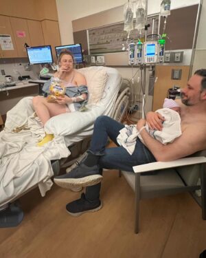 Iliza Shlesinger Instagram - Postpartum done right. I didn’t stop eating from the moment I had him until we left the hospital. ➡️ swipe to the end to see the @haveacornchips I accidentally dropped into his bassinet as I stood over him power eating and staring at my sweet little boy. It got wedged between the plastic and the mattress 🤷‍♀️ Hope he likes salty corn milk! 🧂 🌽 🥛
💦 the @yeti I just realized was there but YETI deserves a shoutout because the good ice they gave me at the hospital stayed AS ICE even after I got home. Best part is I’ve had it for years and it doesn’t give me lead poisoning. Bring it to your next delivery!