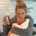 Iliza Shlesinger Instagram - the littlest man with the biggest dinner. Ethan is 3 weeks old! 👴🏼