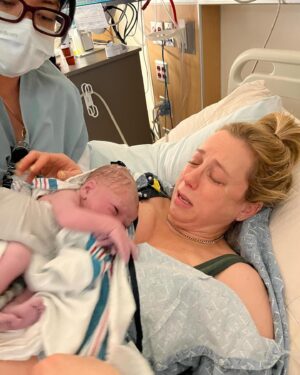 Iliza Shlesinger Instagram - Postpartum done right. I didn’t stop eating from the moment I had him until we left the hospital. ➡️ swipe to the end to see the @haveacornchips I accidentally dropped into his bassinet as I stood over him power eating and staring at my sweet little boy. It got wedged between the plastic and the mattress 🤷‍♀️ Hope he likes salty corn milk! 🧂 🌽 🥛
💦 the @yeti I just realized was there but YETI deserves a shoutout because the good ice they gave me at the hospital stayed AS ICE even after I got home. Best part is I’ve had it for years and it doesn’t give me lead poisoning. Bring it to your next delivery!