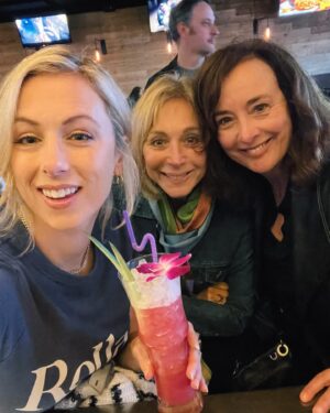 Iliza Shlesinger Instagram - Happy Mother’s Day from me and ALL of my moms. From my Mom, my step Moms and mother in laws to you and your moms!