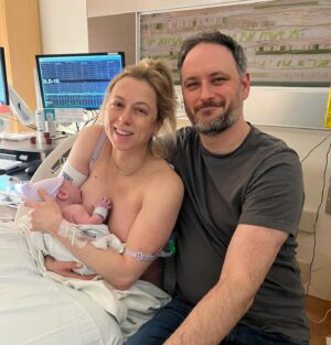 Iliza Shlesinger Instagram - Postpartum done right. I didn’t stop eating from the moment I had him until we left the hospital. ➡️ swipe to the end to see the @haveacornchips I accidentally dropped into his bassinet as I stood over him power eating and staring at my sweet little boy. It got wedged between the plastic and the mattress 🤷‍♀️ Hope he likes salty corn milk! 🧂 🌽 🥛
💦 the @yeti I just realized was there but YETI deserves a shoutout because the good ice they gave me at the hospital stayed AS ICE even after I got home. Best part is I’ve had it for years and it doesn’t give me lead poisoning. Bring it to your next delivery!