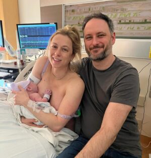 Iliza Shlesinger Instagram - Postpartum done right. I didn’t stop eating from the moment I had him until we left the hospital. ➡️ swipe to the end to see the @haveacornchips I accidentally dropped into his bassinet as I stood over him power eating and staring at my sweet little boy. It got wedged between the plastic and the mattress 🤷‍♀️ Hope he likes salty corn milk! 🧂 🌽 🥛
💦 the @yeti I just realized was there but YETI deserves a shoutout because the good ice they gave me at the hospital stayed AS ICE even after I got home. Best part is I’ve had it for years and it doesn’t give me lead poisoning. Bring it to your next delivery!