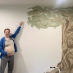 Iliza Shlesinger Instagram – We gave Sierra the mountains and I wanted to give the little baby boy the forests. No none of this is a clue to his name. Although Swirly Tree would be cool… 🤔🌳 

#nursery #nurserydecor #wallart #painting