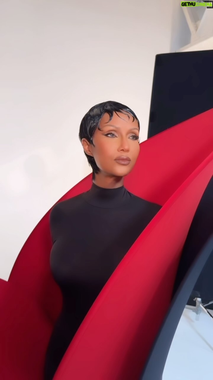 Iman - 8.4K Likes - A peek behind the making of @harpersbazaararabia March Issue cover story! Hard work, fun and vision… Thank you all!
Photographer- @abdmstudio
Makeup- @kilprity
Hair- @hoshounkpatin
Stylist- @ayumiperry @gucci
Production- @agpnyc
Group Acting Editor- @natashafaruqu
Senior Producer- @steff.producer
Words- @rachaelsigee
Publication- @harpersbazaararabia
Link to article in bio!