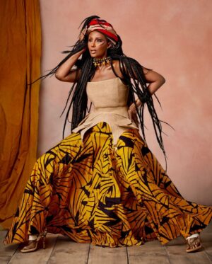 Iman Instagram - #FBF 2019 @essence 

Photography @itayshaphoto 
Makeup @reneegarnes 
Hair @vernonfrancois 

#IMANarchive