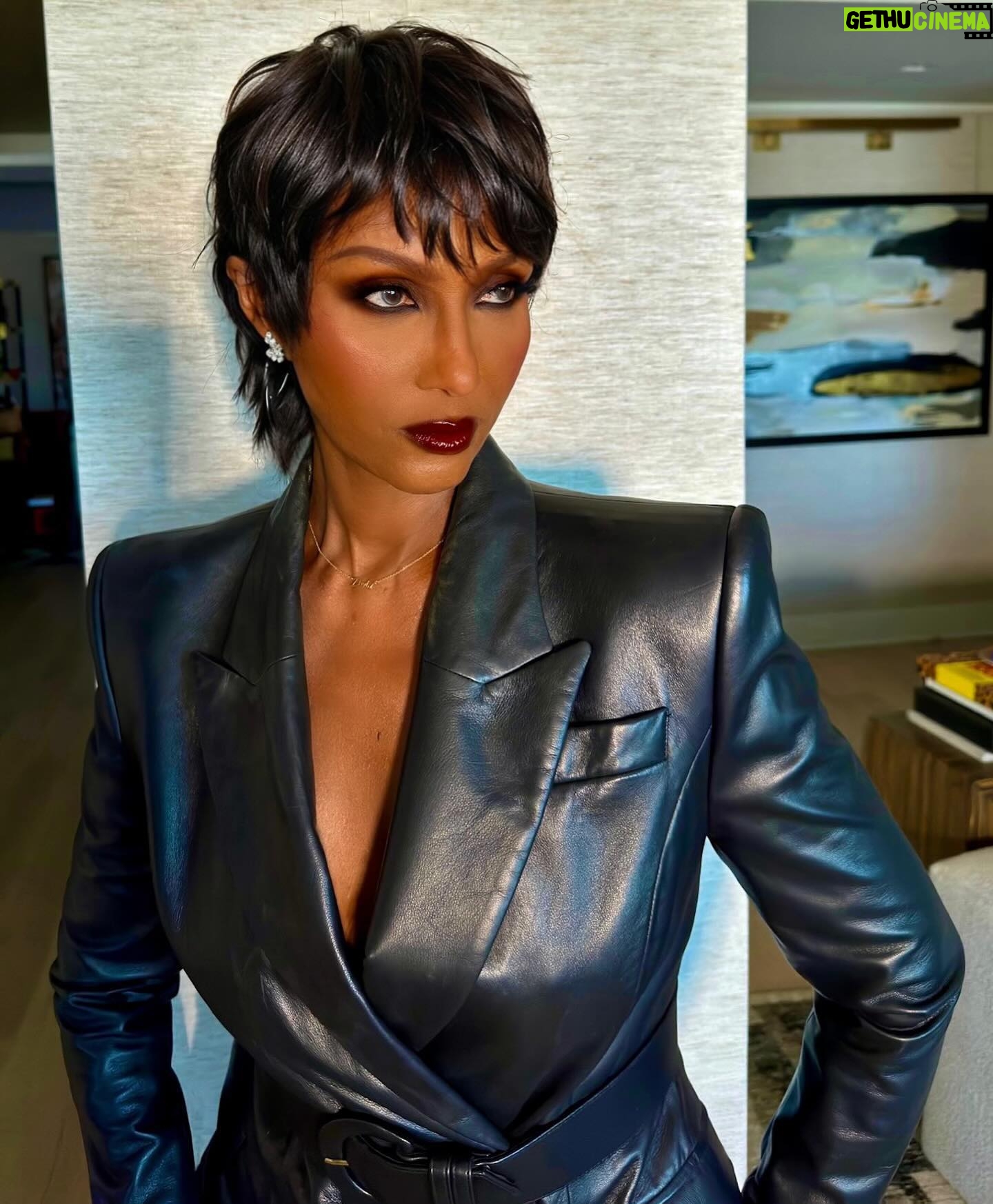 Iman - 8.5K Likes - Warm leatherette in custom @sergiohudson
Makeup @kilprity
Hair @hoshounkpatin