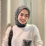 Imel Putri Cahyati Instagram – Cuma konten, kalo di anggep serius Yaudah 🤭…