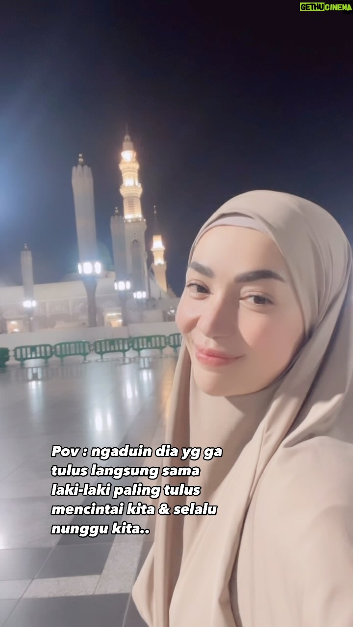 Imel Putri Cahyati Instagram - Allahumma Sholli Ala Sayyidina Muhammad 😇