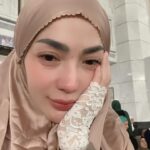 Imel Putri Cahyati Instagram - Mode Cengeng udah selesai.. Sekarang jadi Cegil di era gempuran dunia tipu-tipu 😂 #masyallah