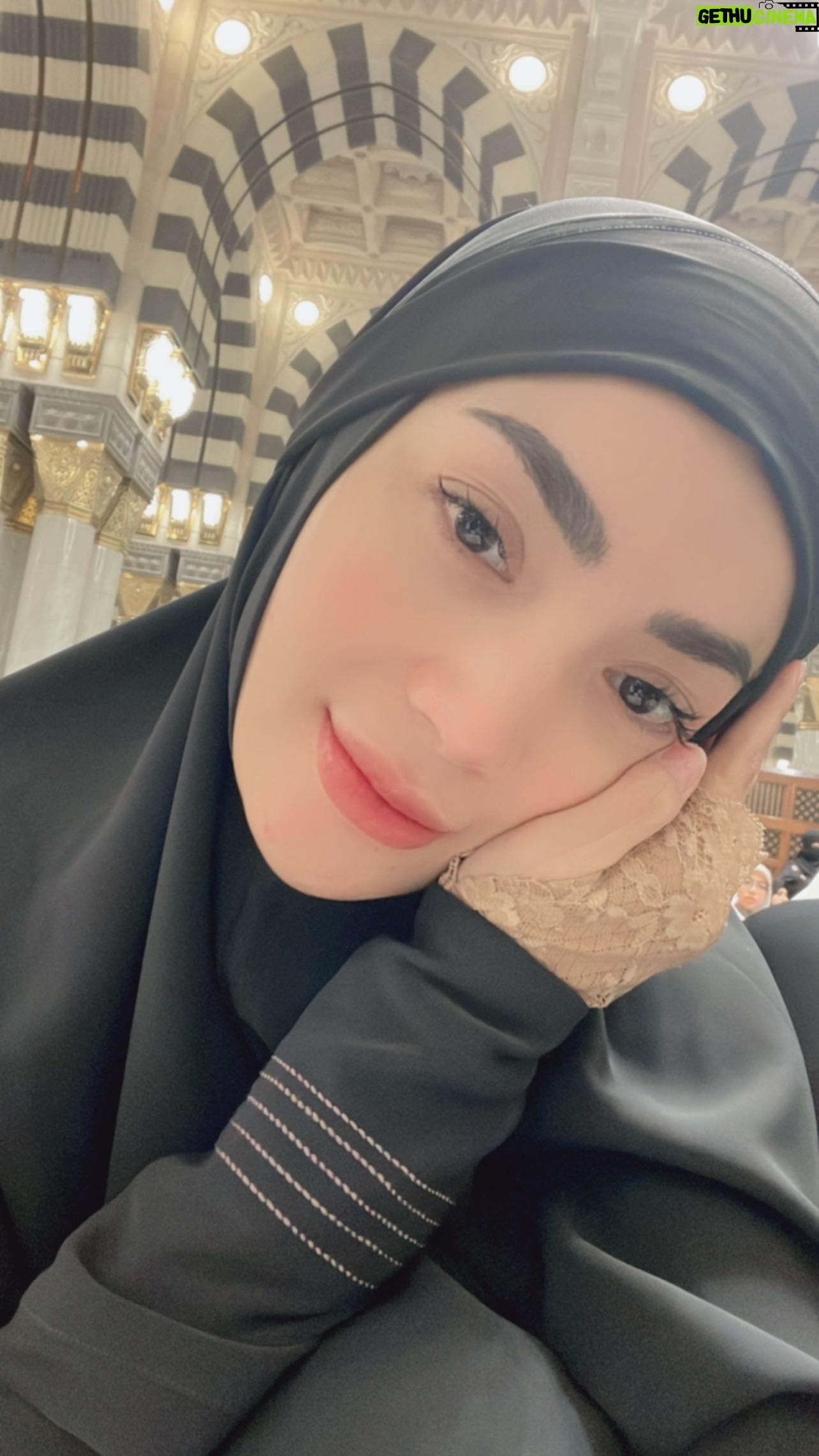 Imel Putri Cahyati Instagram - Assalamu alayka ya Rasulallah.. Jumat mubarok 🤲🏻
