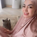 Imel Putri Cahyati Instagram – Teruntuk kamu yg bikin rindu,
aku doakan lebaran ga lewat rumah kamu. 
Biar kamu kerumah aku 🤭🤏🏻