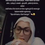 Imel Putri Cahyati Instagram - Gimana rasanya, masih kuat nunggu Dia ?? Eh nunggu Adzan Magrib ??? 🤏🏻😜