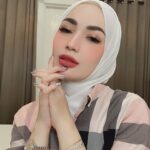 Imel Putri Cahyati Instagram – Kamu tuh kaya Filter.. Jahat !! Tapi aku suka 🤭🤏🏻

Morning 🐼