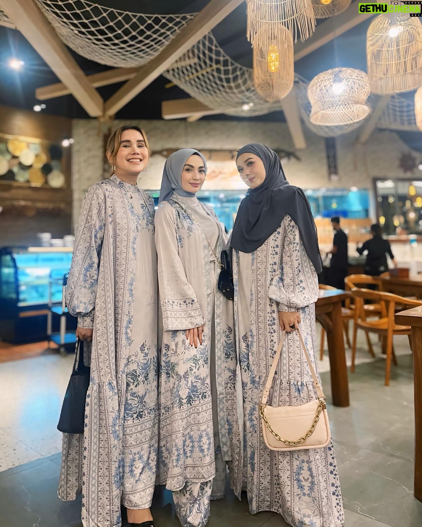 Imel Putri Cahyati Instagram - Wearing @wiwiekhatta.id collection 😍