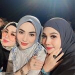 Imel Putri Cahyati Instagram - Wearing @wiwiekhatta.id collection 😍