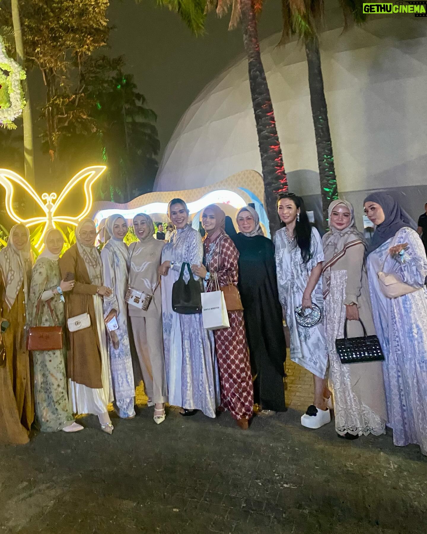 Imel Putri Cahyati Instagram - Wearing @wiwiekhatta.id collection 😍