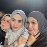 Imel Putri Cahyati Instagram - Wearing @wiwiekhatta.id collection 😍