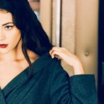 Inbar Lavi Instagram - “God has given you one face, and you make yourself another.” ———————————————————————— Eve // חווה By @edenskiz ———————————————————————— #LuciferSeason4 @Netflix @warnerbrostv #AllAboutEve