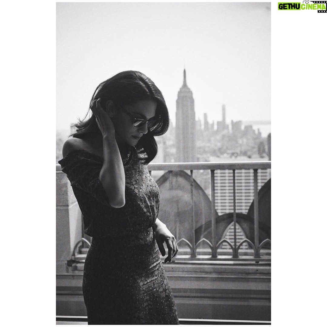 Inbar Lavi Instagram - “I would not be everything I am today if this city had not kicked me in the ribs many many times” 📽 @ericakiara