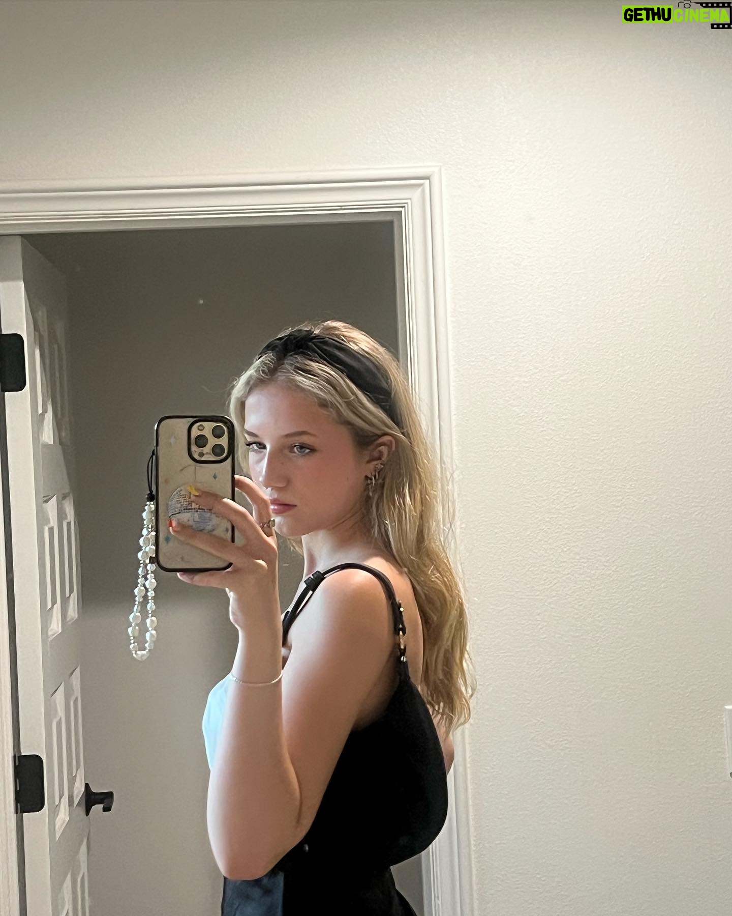 Indi Star Instagram - Spinning in my highest heels🪩 . . . . . #outfitoftheday #blackdress #loveyourself #songquotes