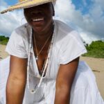 India.Arie Instagram – Would you KNOW if you were standing INSIDE the end of a rainbow? 

🎼It’s been inside of me aaaaalllll along 🎶🎵🎹🎸

thank you @orrenandrobert 🎩 (imma keep thanking you ~ get used to it lol)