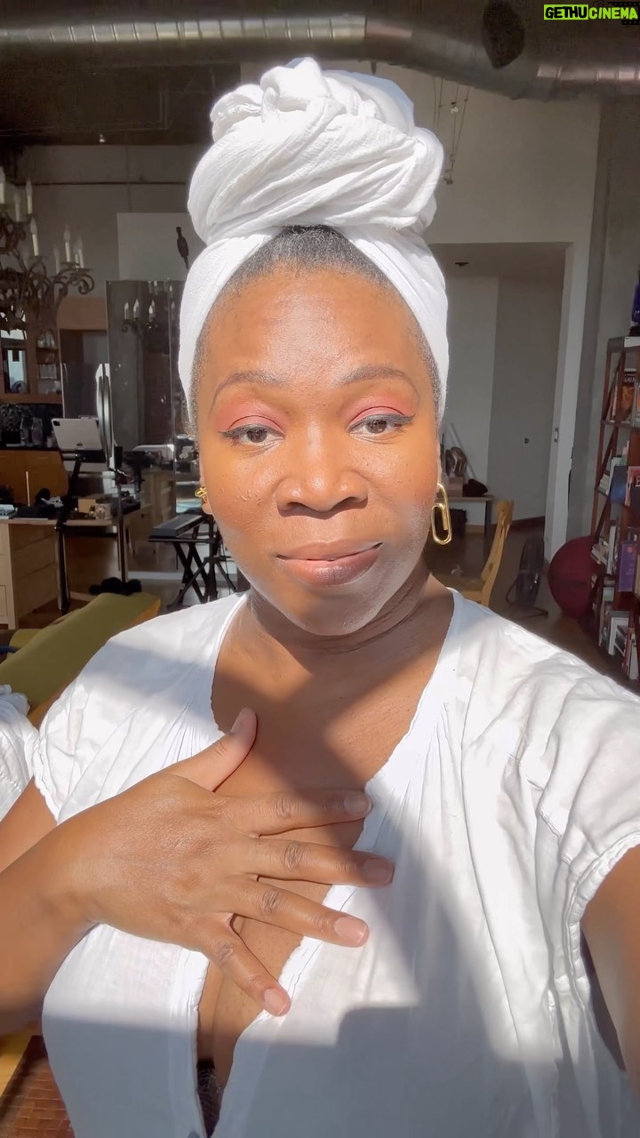 India.Arie - 48.4K Likes - Take a moment to hear my 💜 And if you feel it - SHARE it - so that the truth can be LOUDER than the lie. ✌🏾