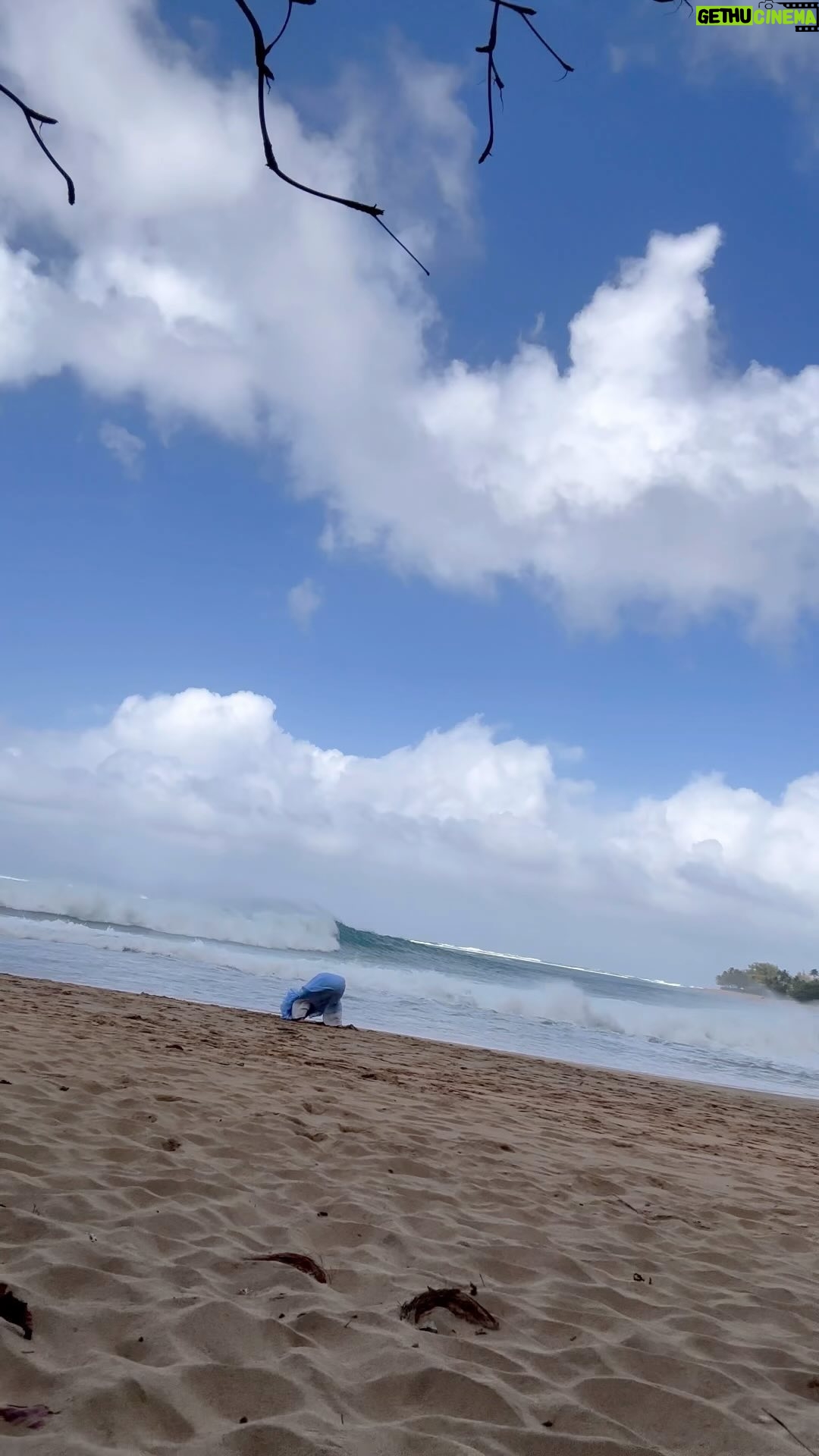 India.Arie Instagram - Take a moment to read my 💜 - Kauai. This island Has healed me of so MANY things.. so many times. this trip was wild. weird. rainy. windy. flooded. confronting ~ i thought I was stretching on the rainy beach ~ turns out i was dancing a prayer. Thought I went to Kauai to dance with the energy turns out l was stretching. once again, l’ve come home changed — but i wldnt call THIS trip fun. Still ~ thank you to the Hawaiian islands for always calling me back. Add my hat flew off right after this lol #worthy # movedbyyou #soulbirdrise #kauai #hawaii