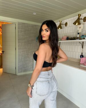 India Reynolds Instagram - @pourmoiltd always with the best bustiers 💕