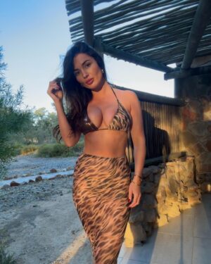 India Reynolds Instagram - Golden hour but make it safari @haloure___ 🌅