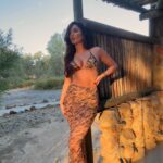 India Reynolds Instagram - Golden hour but make it safari @haloure___ 🌅