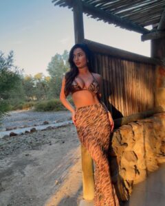 India Reynolds Instagram - Golden hour but make it safari @haloure___ 🌅