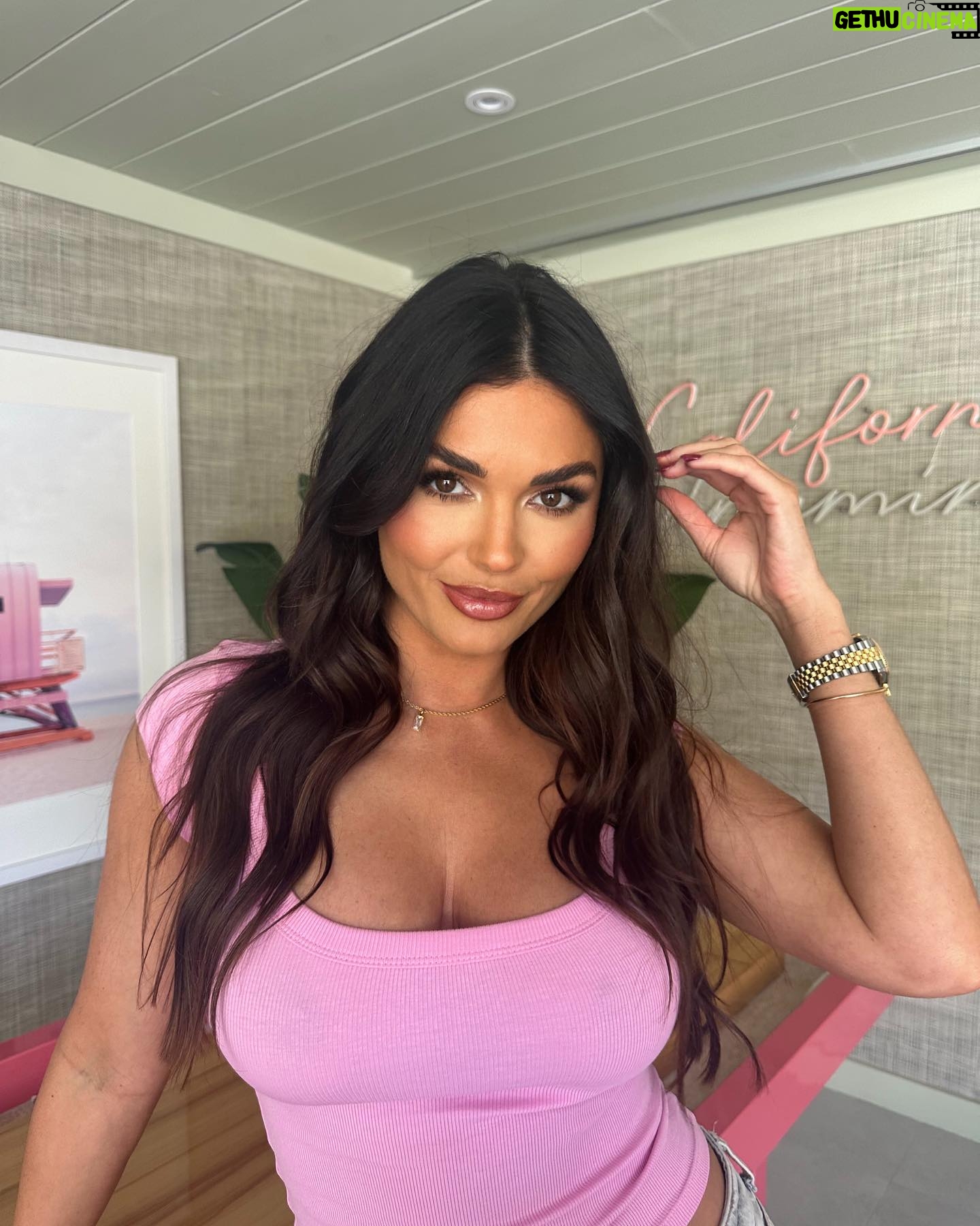 India Reynolds Instagram - Back with my fave @makeupbymelissaj 💕💖