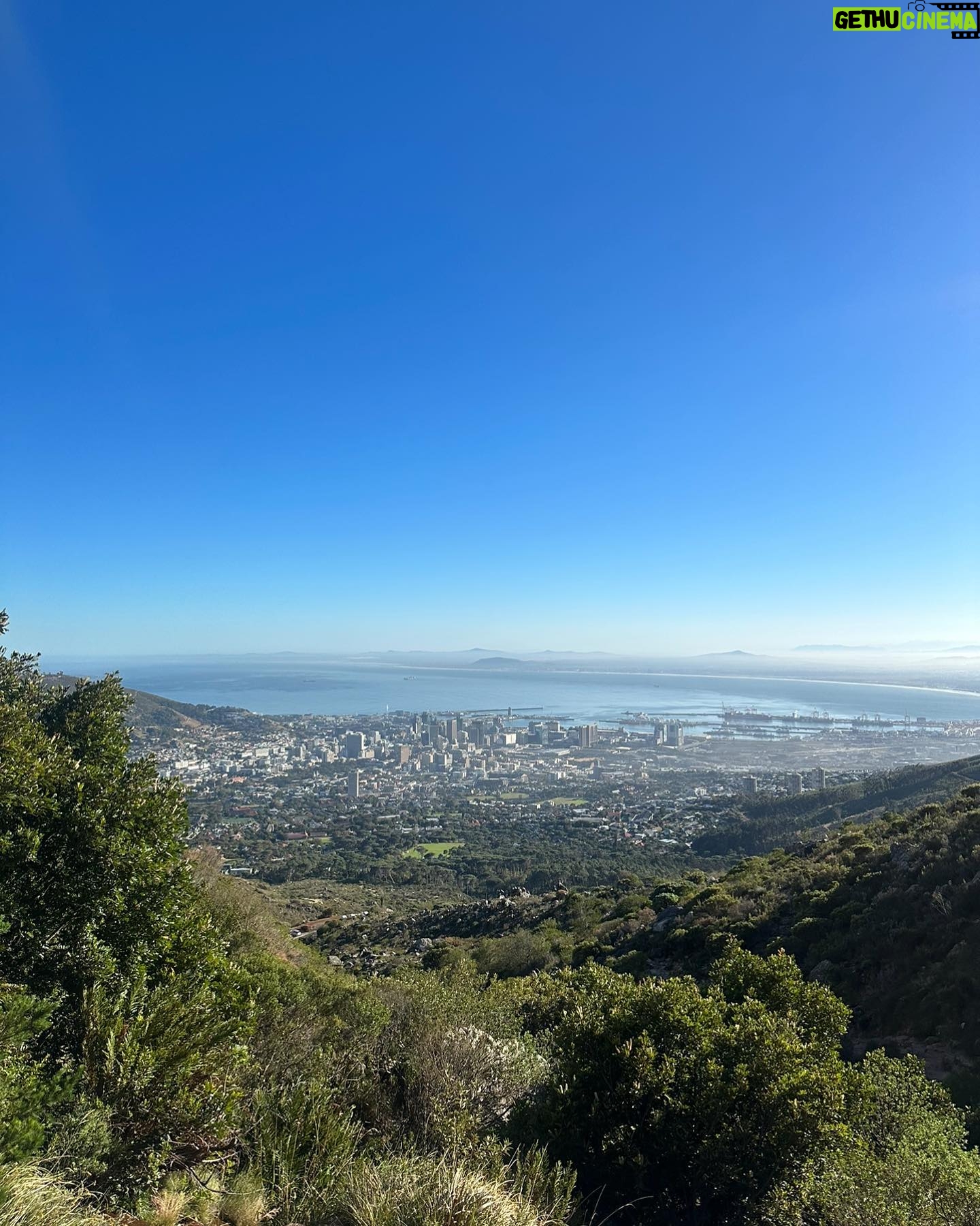 India Reynolds Instagram - Table mountain climbing with the girls!! 🧗🏻♀️ This trip has been so full of the most amazing memories 🥹❤️