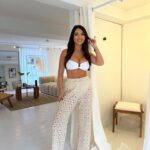 India Reynolds Instagram - British summertime finally arrives 💕☀️🌈
