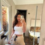 India Reynolds Instagram - Best day ever!!!! 🦒🐘🦓