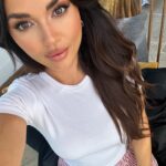 India Reynolds Instagram - Face painted by @charlie_sman_makeup hair by @clare_bridal for @pourmoiltd 💕