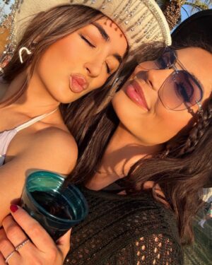 India Reynolds Instagram - Missing coachella part ✌️🎡🏜️🌵