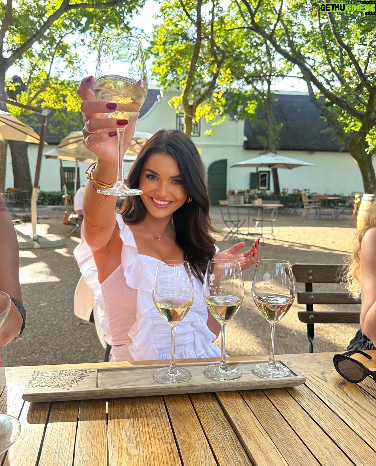 India Reynolds Instagram - This is your sign to go wine tasting… not like you needed one but hey👀🍷🥂☺️