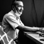 Indro Instagram - Innalillahi wa inna ilaihi raaji’un. Tepat seminggu yang lalu managerku, Andri Winiardi, berpulang untuk selamanya. Butuh waktu memproses semua ini. Hari ini sudah hari ke-7, kita terus berdoa. Saya bersaksi Almarhum orang baik dan setia. Mohon doa untuk ketabahan keluarga yang ditinggalkan & agar semua amal ibadah Almarhum diterima Allah SWT segala dosanya diampuni, Aamiin Yaa Rab. Ndri.. Terima kasih banyak, lo ngurusin gw banget. Lo pergi aja pas gw kerja. Sehari sebelumnya lo masih nemenin gw. Maafin segala salah perkataan dan perbuatan gw selama ini. Gw janji akan selalu berdoa untuk tempat terbaik lo di setiap sholat gw ke depannya. Kita semua pasti kangen banget sama lo. Selamat jalan, Ndri 🖤