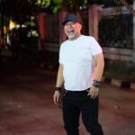Indro Instagram - 65 tahun - dapetin rasa terbaik untuk menutup hari yang produktif. Alhamdulillah Alhamdulillah ❤️ Surprise by all the fam(ILY)y Food: @teppanku Cake: @laspeciale_patisserie Snack: @cantikaputricake Decoration: @partyku_id Photo: @fythography