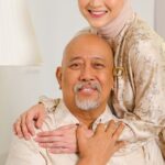 Indro Instagram – On this National Father’s Day, celebrate the cherished bond between fathers and daughters. 

A Bond Beyond Words: Celebrating the unbreakable connection between fathers and daughters. Forever together, forever loved.

#biabyzaskiamecca #BIAFeatIndroWarkop&Hada #IslamicJourneyinAfrica #Timbuktuedition