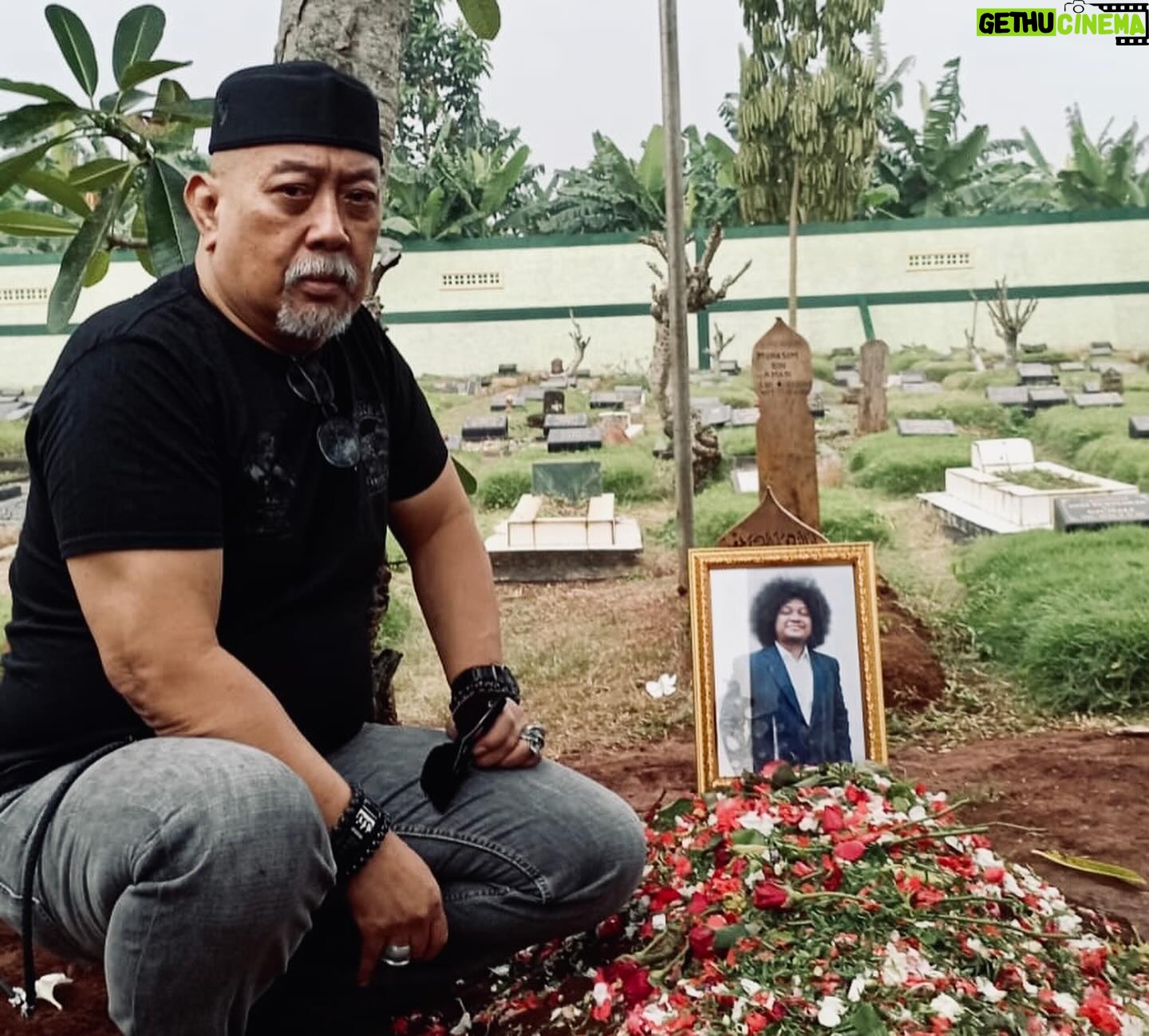 Indro - 313.6K Likes - Innalillahi wa inna ilaihi raaji’un 🙏🏻💔
Selamat jalan jagoanku, Priya Prayogha Pratama!
Tempat terbaik di SurgaNYA Allah SWT untukmu, Aamiin YRA