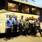Indro Instagram – Mantap perjalanan kali ini naik luxury bus nya @trac_astra , fasilitas nyaman & mewah banget. Jangan lewatin discount sampai 20% di bulan Juli-Agustus untuk semua jenis bus kalo kalian pesan via aplikasi TRAC to go & counter di Jakarta, Semarang & Surabaya! Ajak rombongan buat jalan-jalan darat rasa pesawat, hehe 👍🏻✨