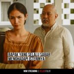 Indro Instagram - Perbuatan baik terkadang tak perlu kita perlihatkan lewat ucapan. Pun dalam menilai baik-buruk seseorang, mungkin sekali terjadi bias. Pakde Indro Warkop berperan sebagai sosok seorang bapak yang menunjukkan kasih sayang terhadap keluarganya, bukan lewat ucapan tetapi perbuatan. Seberapa rindu kamu dengan bapak? Saksikan 'Sujud Terakhir Bapak' streaming di @KlikFilm #KlikFilmPremiere #KlikFilmApril #KlikFilm #SujudTerakhirBapak @indrowarkop_asli @rey_mbayang @sheninacinnamon @owliasarah @maishakanna @rekawijayakusuma