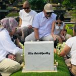 Indro Instagram - 5 tahun kepergian Anthy. Al-Fatihah, insyaAllah Husnul Khatimah aamiin YRA ❤️🙏🏻 9 Oktober 2018 - 9 Oktober 2023