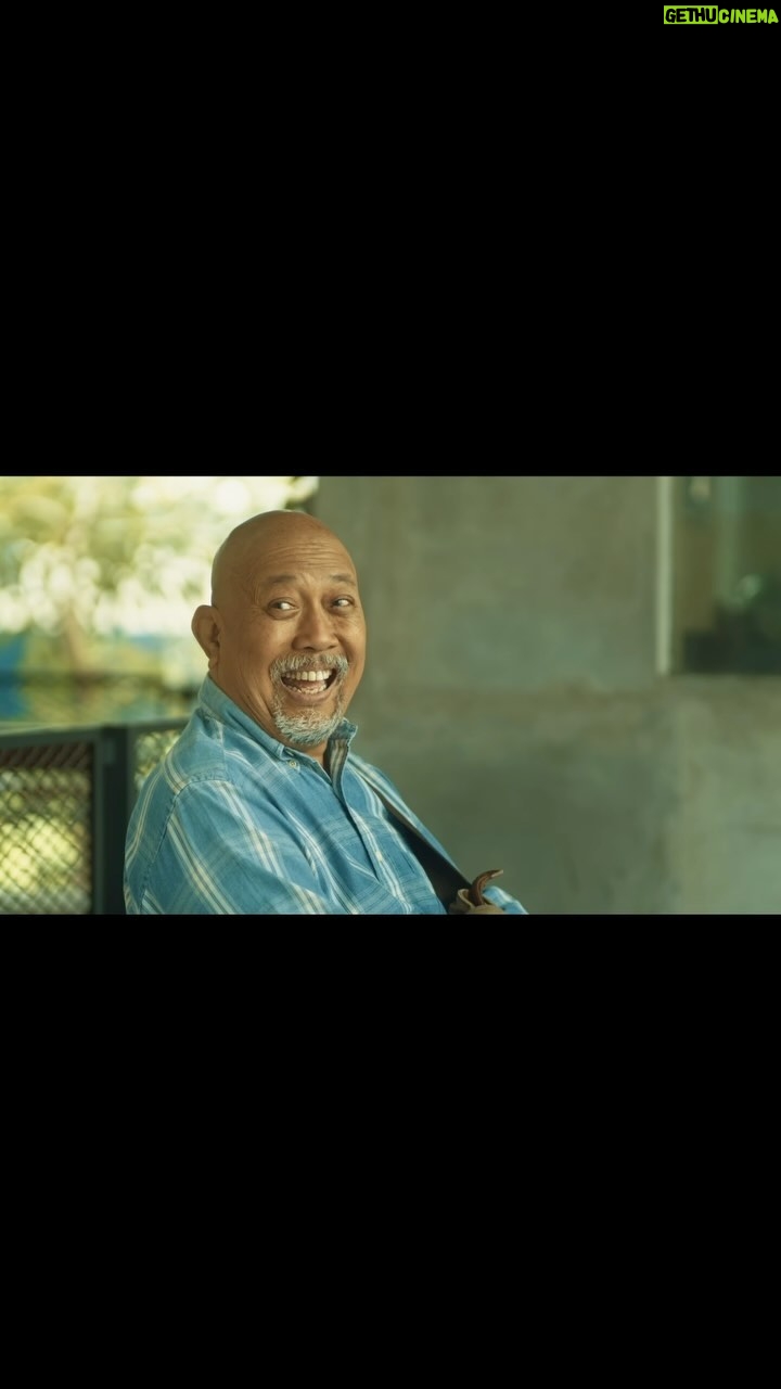 Indro Instagram - Official Trailer Film “Sujud Terakhir Bapak” tayang 10 April hanya di @KlikFilm Kebaikan yang kita tanam tak perlu di perlihatkan dengan ucapan. Terkadang nilai-nilai kebaikan dan keburukan selalu tampak bias pada diri seseorang #KlikFilmPremiere #KlikFilmApril #KlikFilm @indrowarkop_asli @rey_mbayang @sheninacinnamon @owliasarah @maishakanna @rekawijayakusuma