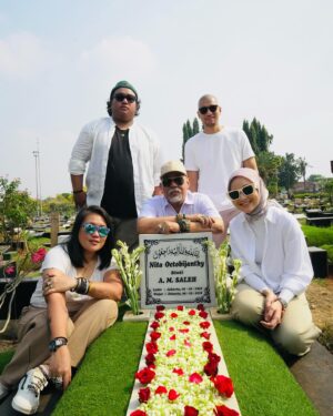 Indro Instagram - Meskipun umurnya udah gak bertambah lagi, kita selalu doa special di hari lahirnya Anthy ❤️ Al-Fatihah 🙏🏻
 
 
📸: @fythography