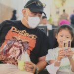 Indro Instagram – Sukses ya cucuku Alyana perjalanan ke KL bareng @rafadance_id 🙏🏻 InsyaAllah Bunbun Papa & Joy selalu mendoakan kesehatan dan kelancaran kegiatan Kakak di sana. Alya udah janji sama Joy mau jadi ballerina hebat, menjadi artis besar di bidangnya. Allah kasih kemudahan ya nak ❤️
 
Pasti gak mudah berpisah sama Alya seminggu lebih untuk pertama kalinya untuk kita semua terutama orang tuanya. Tapi insyaAllah bekal ini akan membawa Alya ke masa depan yg cemerlang, aamiin YRA. Nanti Kiya nyusul dengan kejutan2nya juga yah! 😘