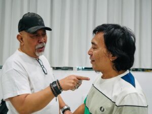 Indro Instagram - Anugerah Komedi Indonesia ke-3 sukses! 🤝
 
Semoga ke depannya semakin serius, jaya dan senantiasa menjadi hiburan yang bermakna untuk masyarakat. Apresiasi tinggi untuk para seniman komedi Indonesia 💪🏻